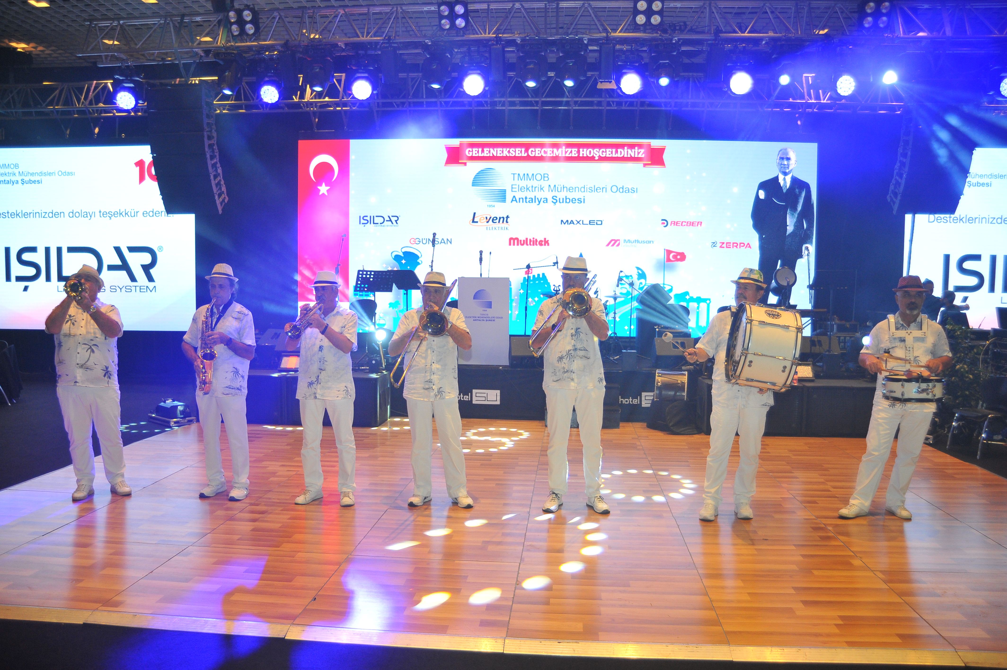EMO Antalya 100. yılı kutladı