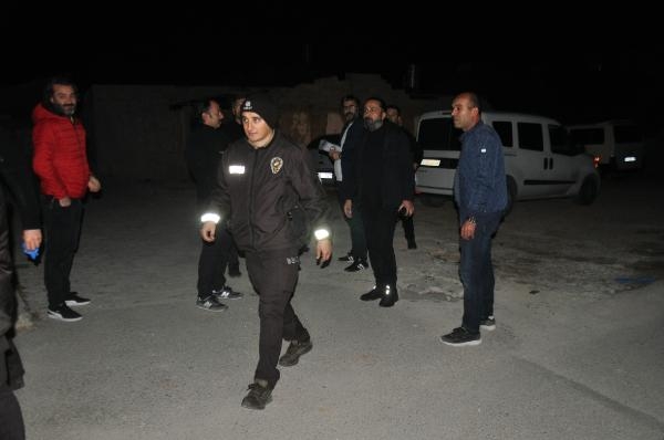 Afgan uyruklu 11 kişi, kumar oynarken yakalandı