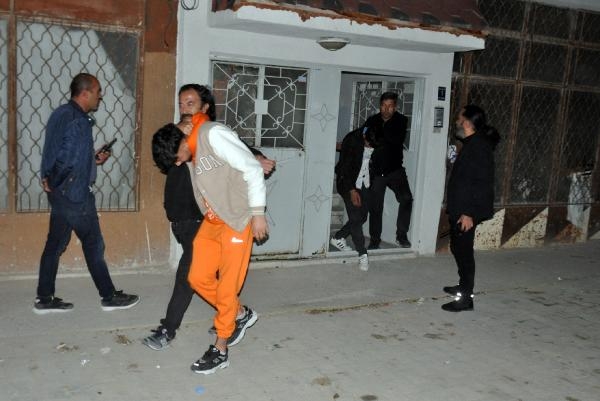 Afgan uyruklu 11 kişi, kumar oynarken yakalandı