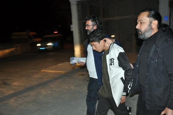 Afgan uyruklu 11 kişi, kumar oynarken yakalandı