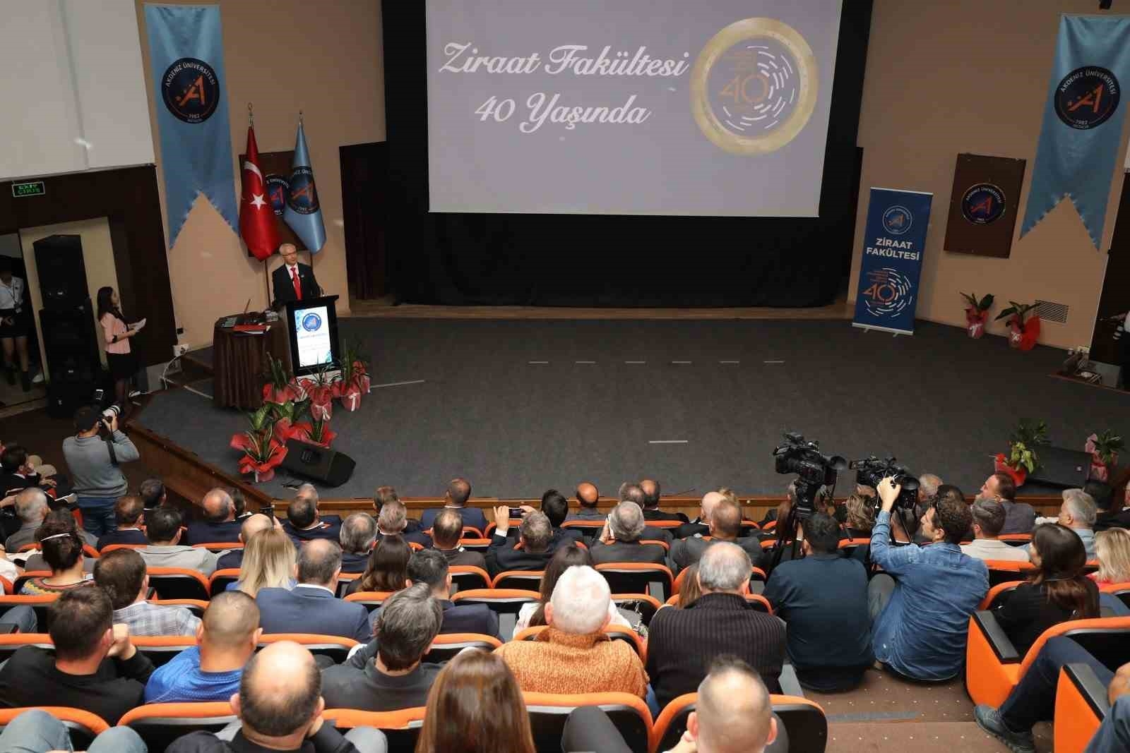 Akdeniz Üniversitesi Ziraat Fakültesinde 40. yılda vefa buluşması