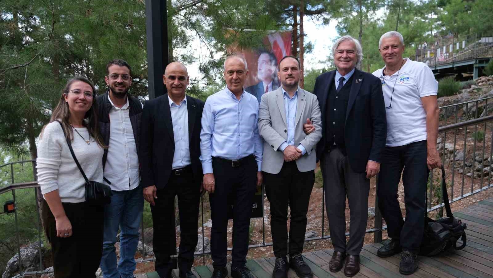 Alanya, Türkiye'de '2024 yılı Akdeniz Spor Başkenti' ödülüne layık görüldü
