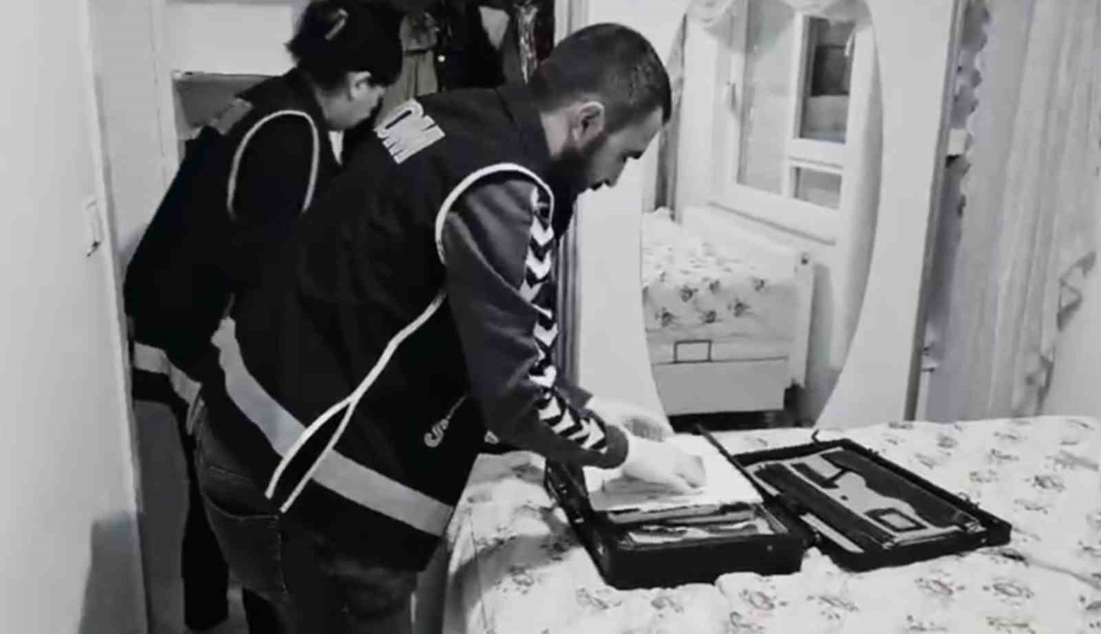 Antalya'da eş zamanlı tefecilik operasyonu: 8 gözaltı
