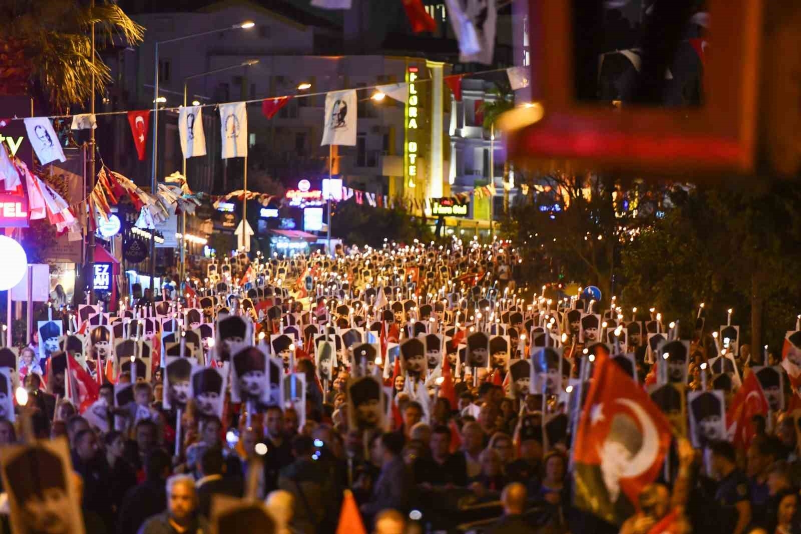 Antalya'da fener alaylı Ata'ya saygı yürüyüşü düzenlenecek