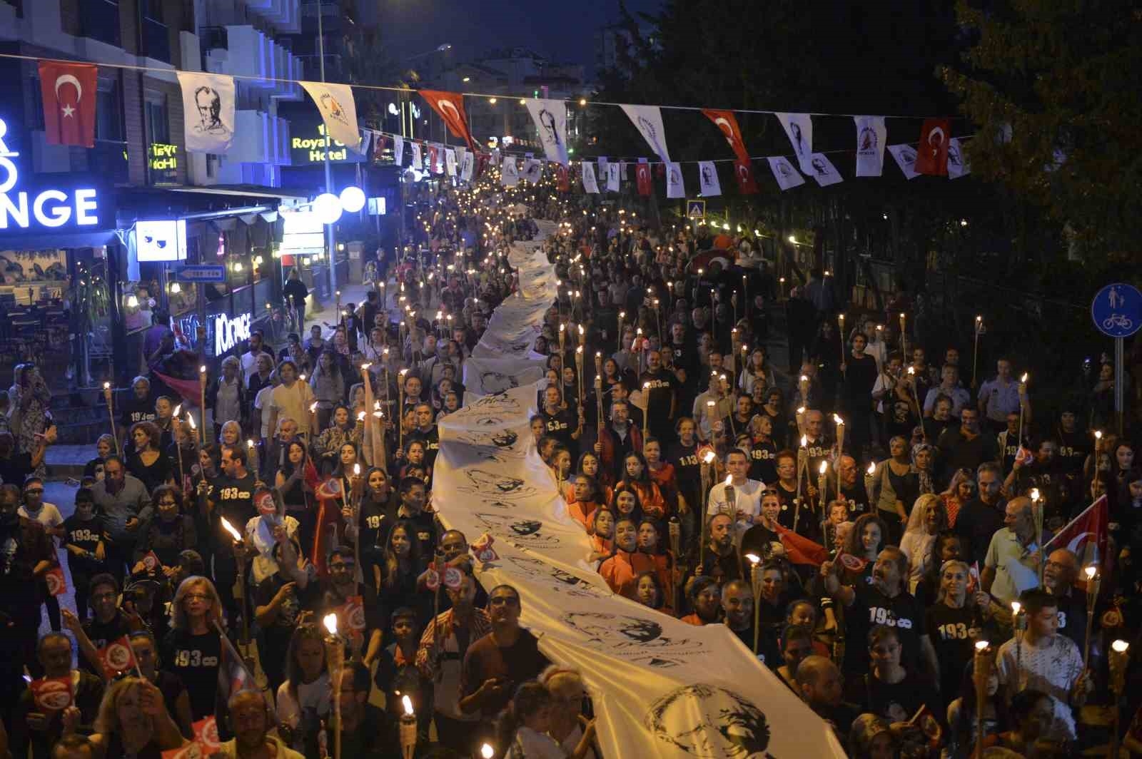 Antalya'da fener alaylı Ata'ya saygı yürüyüşü düzenlenecek