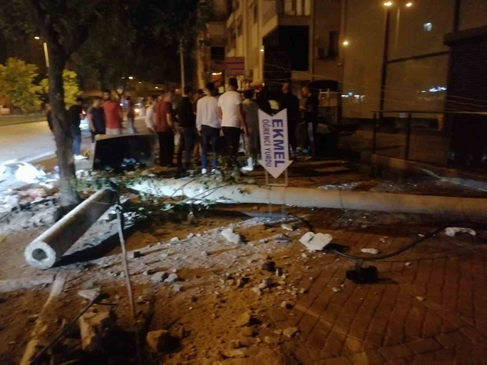 Antalya'da iki genci ölüme götüren feci kaza kamerada