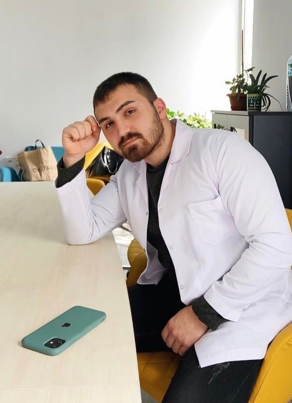 Antalya'da iki genci ölüme götüren feci kaza kamerada