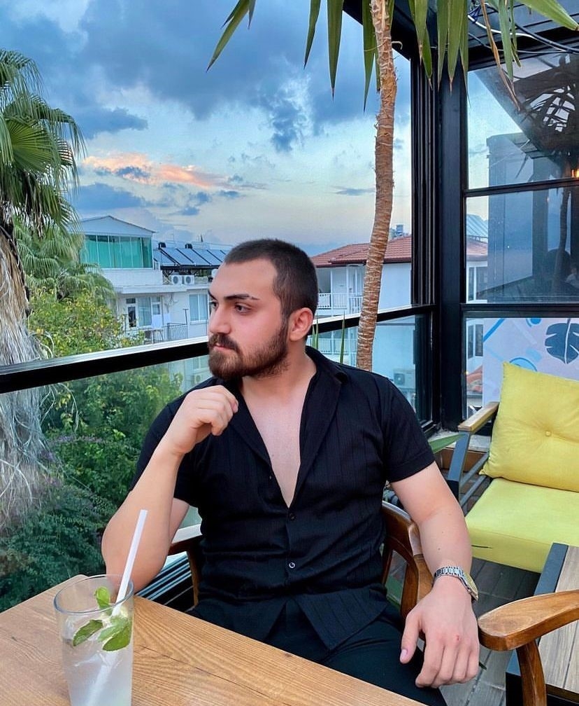 Antalya'da iki genci ölüme götüren feci kaza kamerada