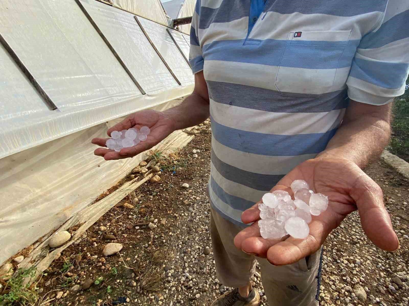 Antalya'da seraları dolu vurdu