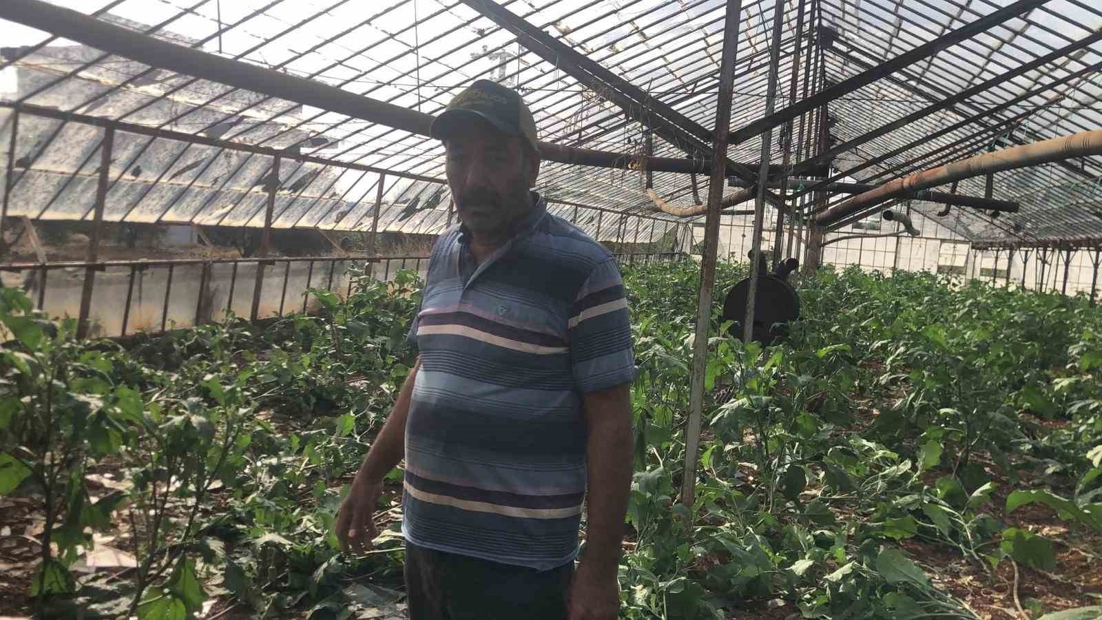 Antalya'da seraları dolu vurdu
