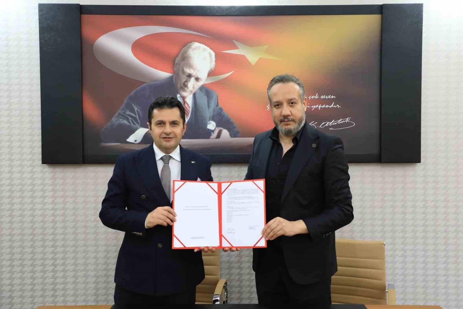 Antalyaspor, okullara iniyor