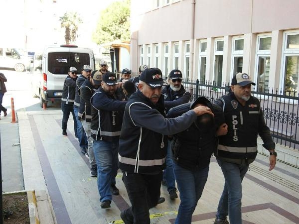 Aranan 7 şüpheli, yurt dışına kaçmaya çalışırken yakalandı