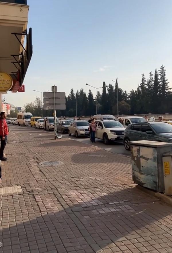 Atatürk, Antalya'da denizde ve karada anıldı