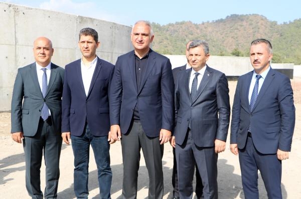 Bakan Ersoy: 2023'te Antalya'ya rekor sayıda turist girişi sağlanacak
