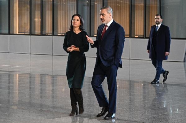 Bakan Fidan'dan mevkidaş görüşmeleri