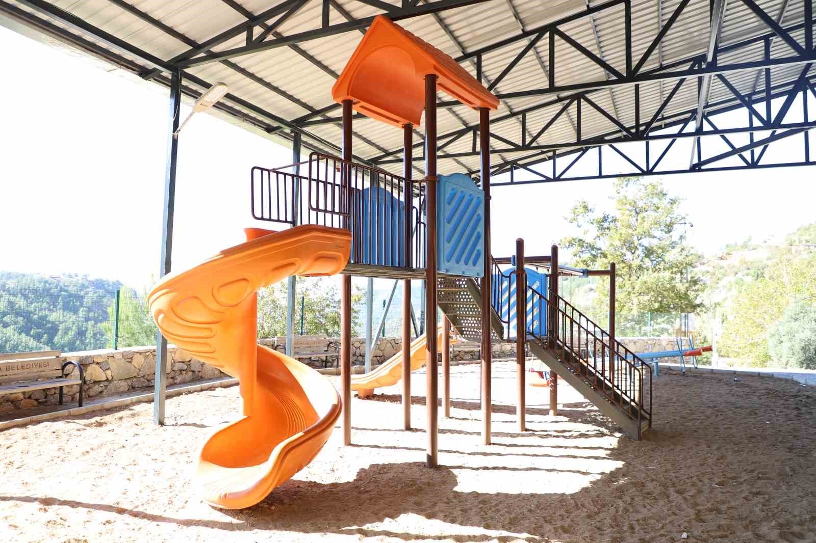 Başköy Mahallesi'ne yeni çok amaçlı salon ve çocuk parkı