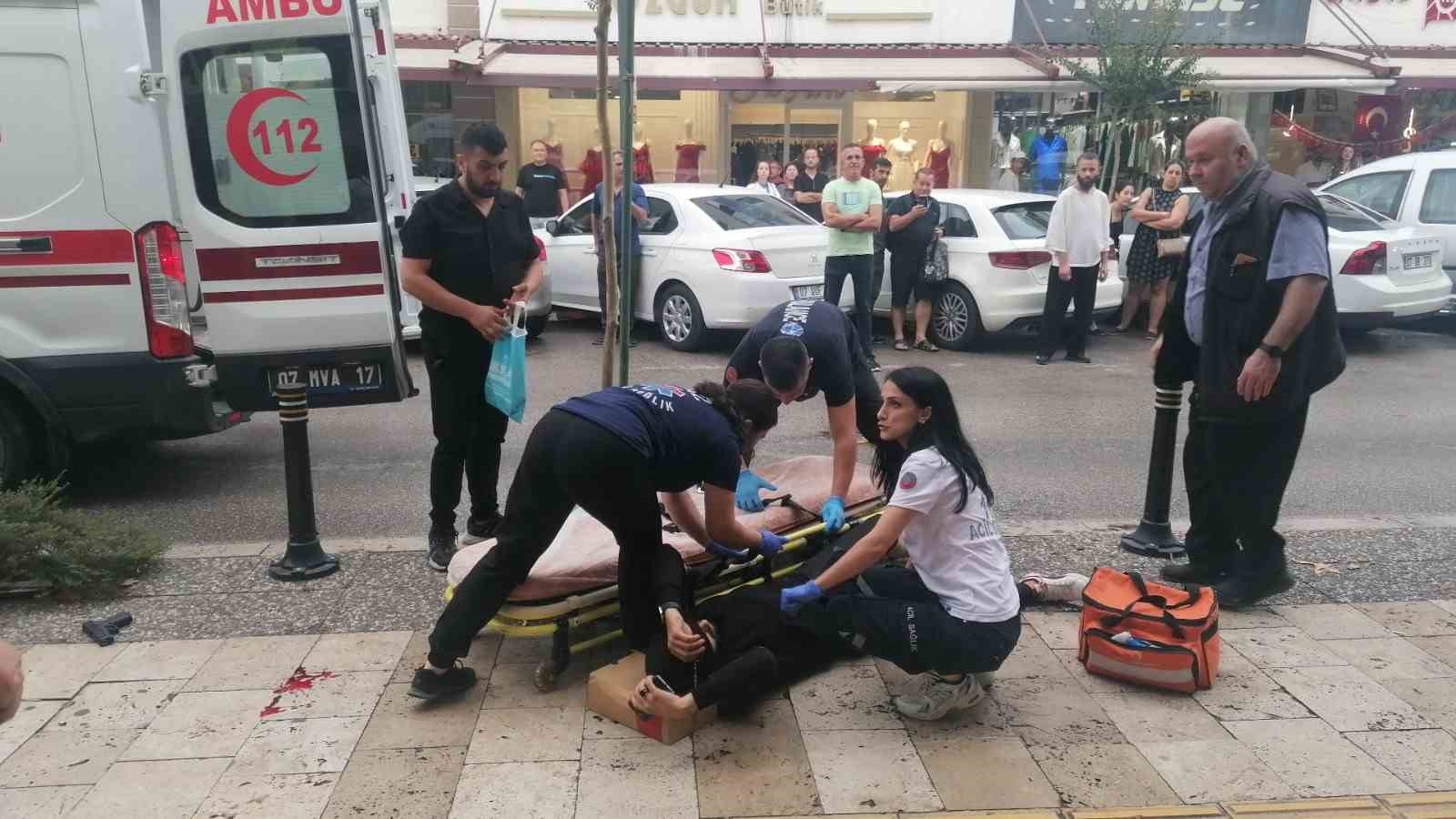 Belindeki silah yürürken ateş alınca yere yığıldı, o anlar kamerada
