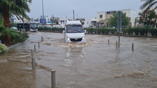 Bodrum'da fırtına ve sağanak