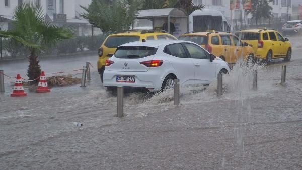 Bodrum'da fırtına ve sağanak