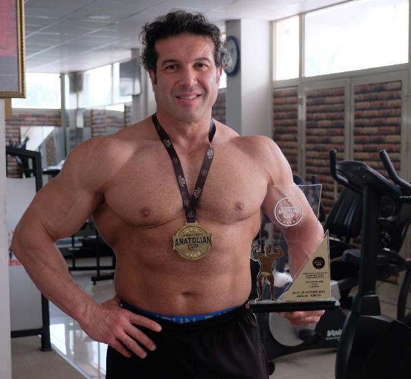 Çizgi film karakteri 'He-Man'den etkilenip, dünya şampiyonu oldu