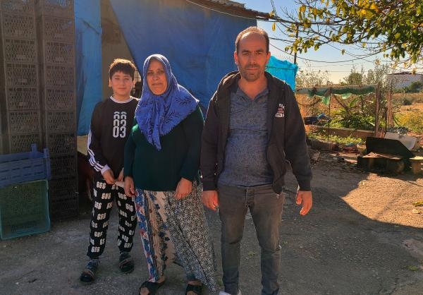 Depremde çocuklarını kaybeden ailenin yaşam mücadelesi