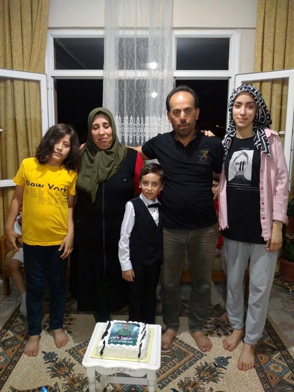 Depremde çocuklarını kaybeden ailenin yaşam mücadelesi