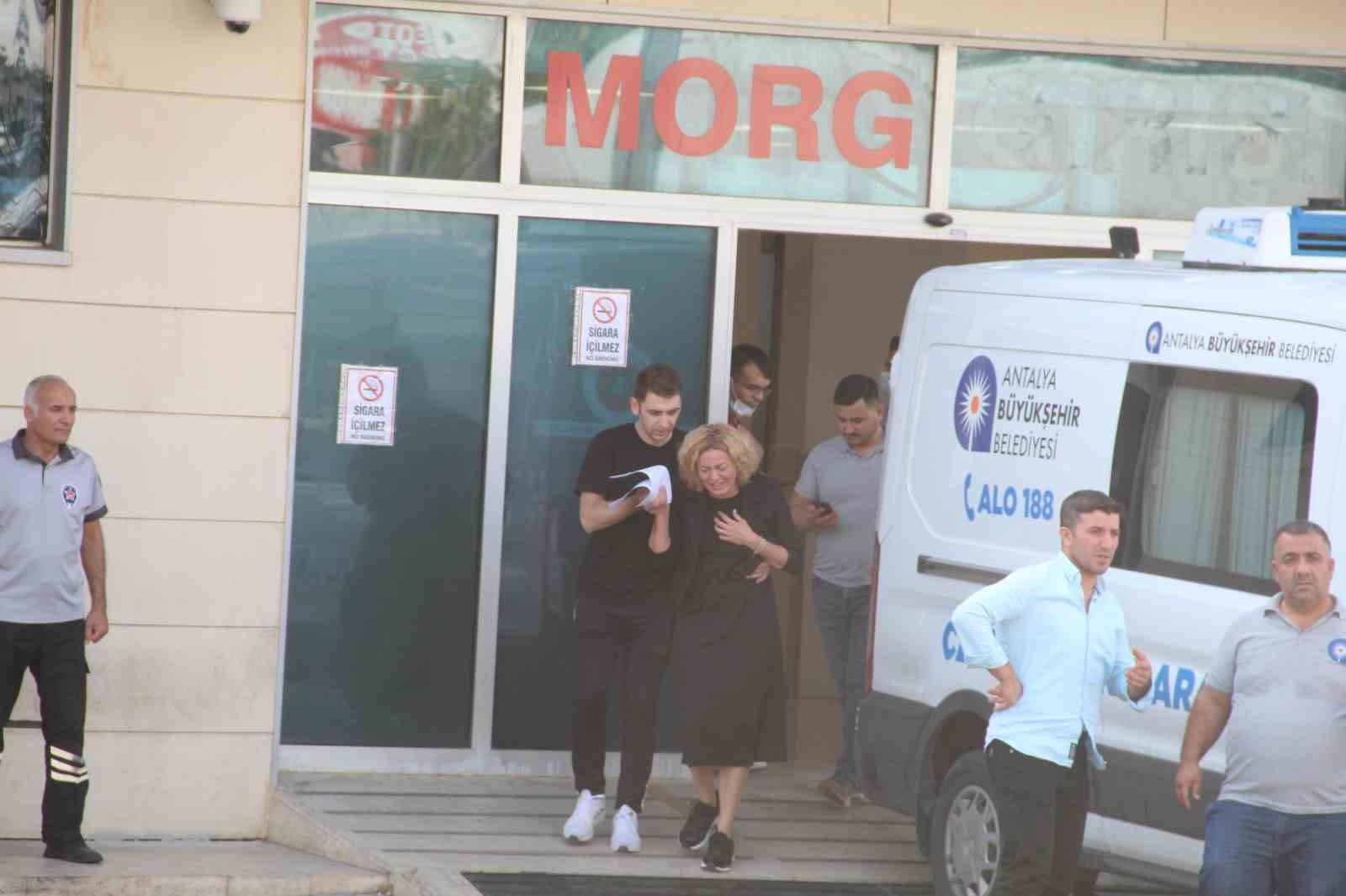 Genç kızın cenazesi Adli Tıp Morgu'ndan alındı