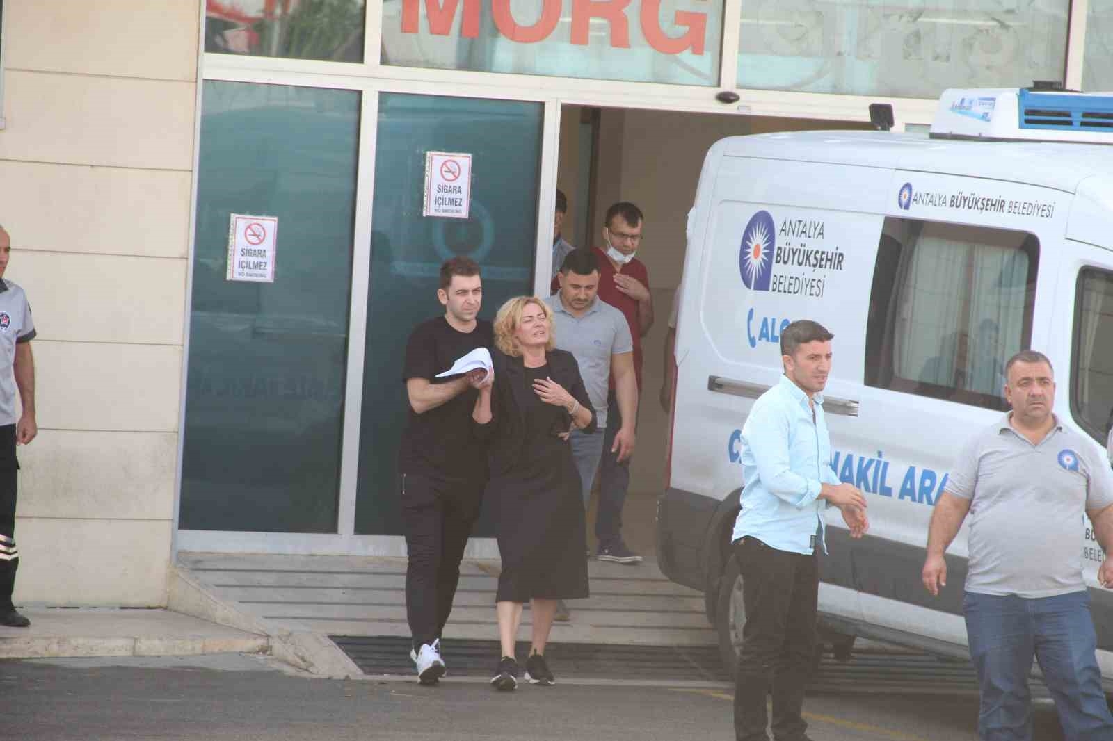 Genç kızın cenazesi Adli Tıp Morgu'ndan alındı