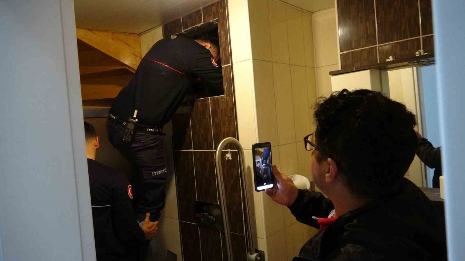 Havalandırmada mahsur kalan güvercin itfaiye ekipleri tarafından kurtarıldı