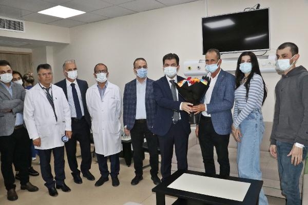 'Hızlı karaciğer yetmezliği' tanısı konulan Ferhat'a, kız kardeşi hayat verdi