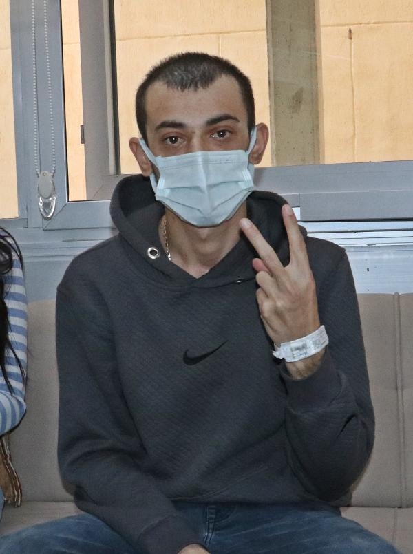 'Hızlı karaciğer yetmezliği' tanısı konulan Ferhat'a, kız kardeşi hayat verdi