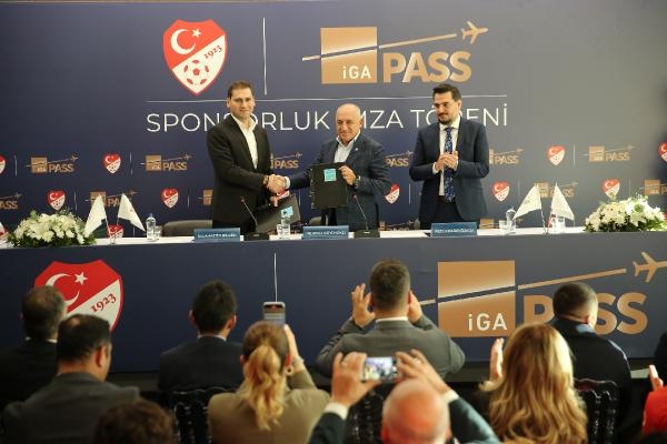 İGA PASS, A Milli Kadın ve Erkek Futbol Takımları'nın 'resmi sponsoru' oldu