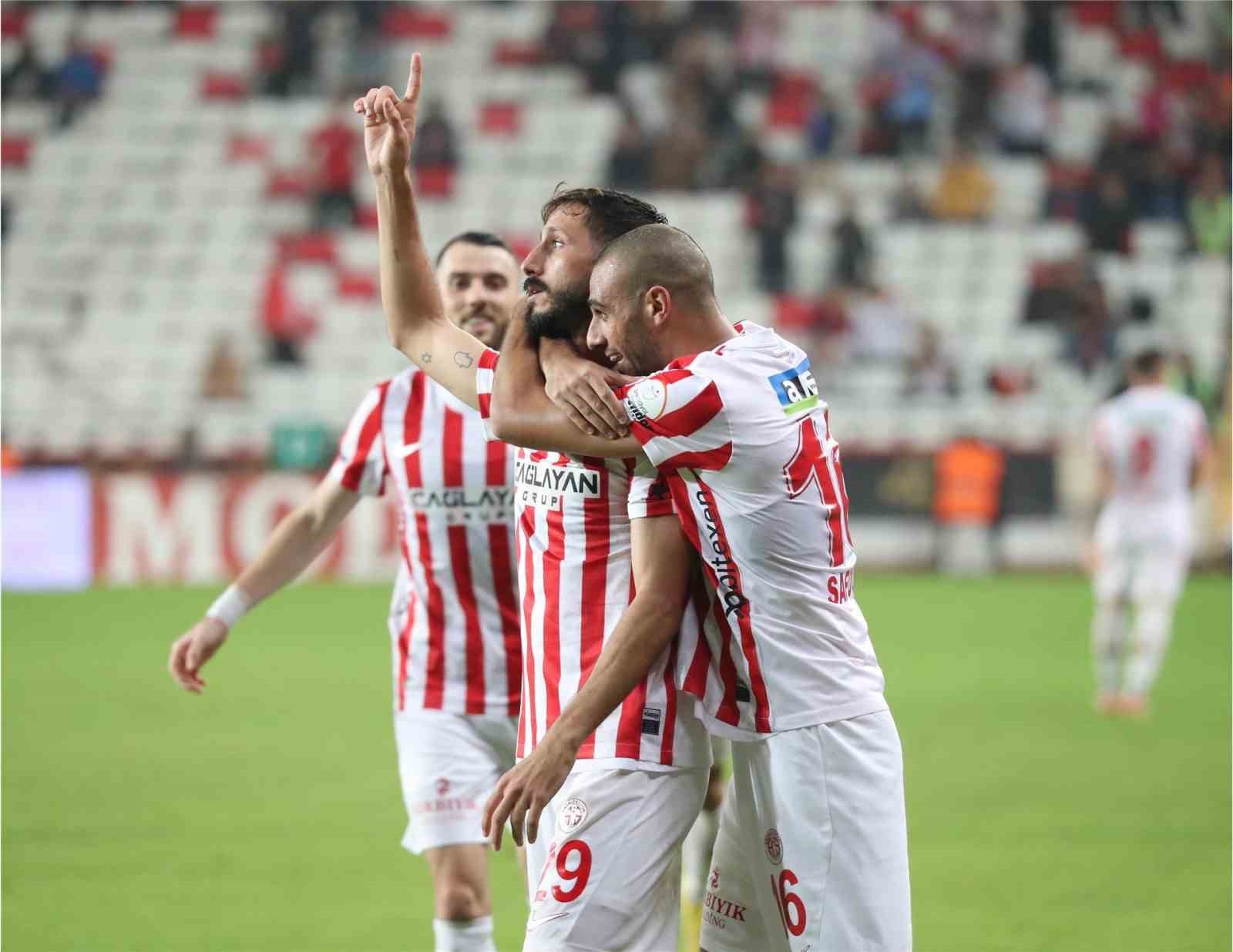 Jehezkel atıyor Antalyaspor kazanıyor