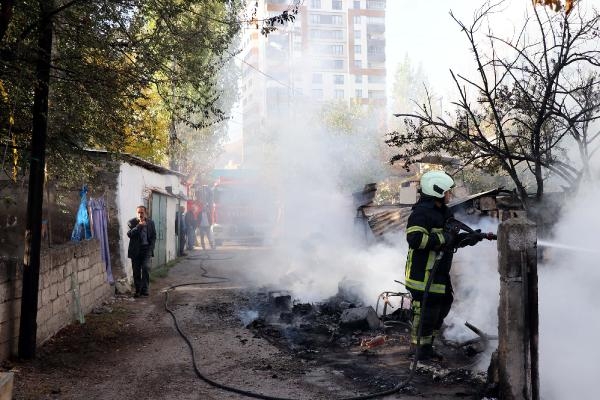 Kayseri'de müstakil evde yangın
