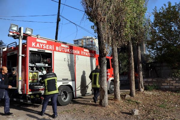 Kayseri'de müstakil evde yangın