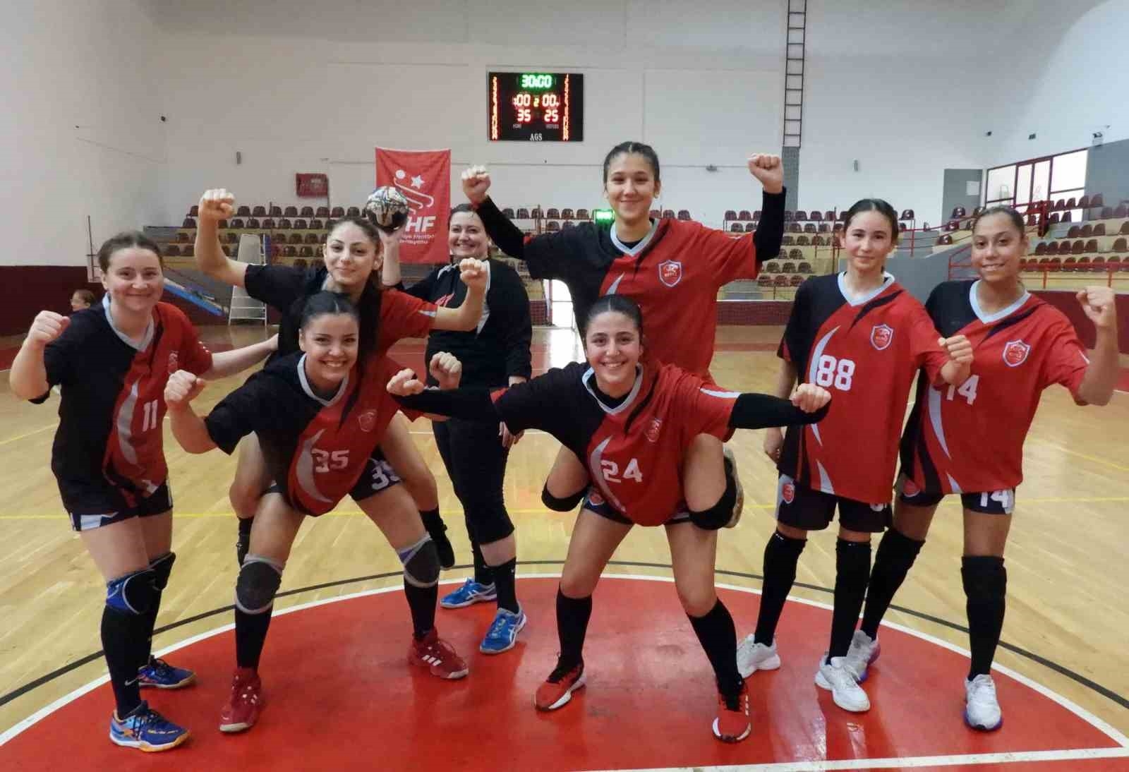 Kepez'in kızları 2'de 2 yaptı