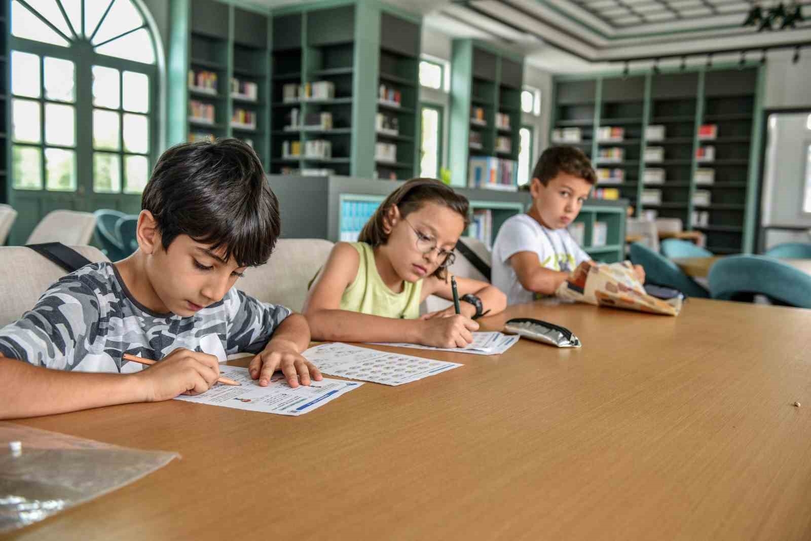 Kepez'in kütüphanelerini öğrenciler çok sevdi