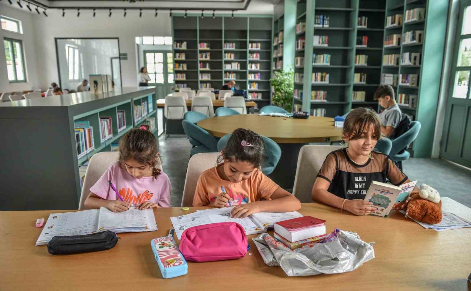 Kepez'in kütüphanelerini öğrenciler çok sevdi