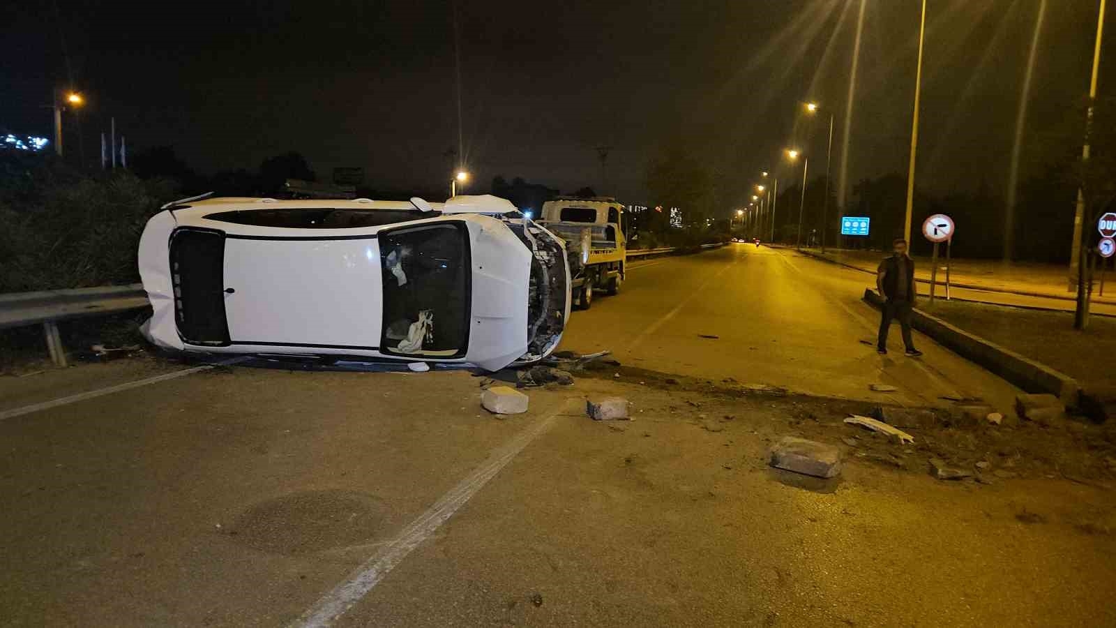 Kontrolden çıkan araç takla attı: 5 yaralı