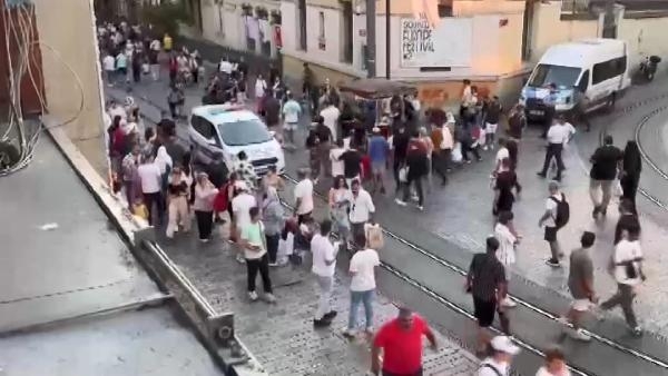 Mahkemeden İstiklal Caddesi'nde sahte dolar dağıtanlar hakkında karar