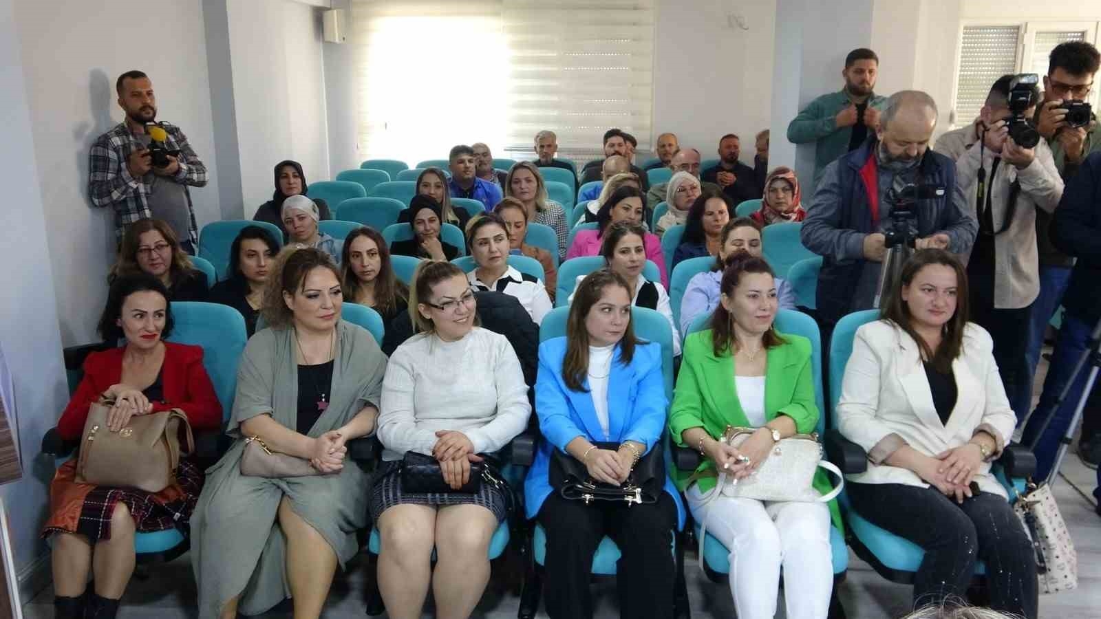 Manavgat'ta 40 kadın AK Parti saflarına katıldı