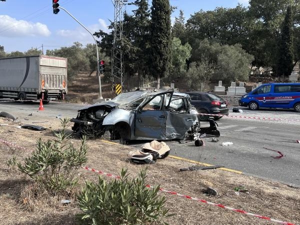 Muğla'da yolcu otobüsü ile otomobilin çarpıştığı ölümlü kaza, araç kamerasında