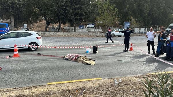 Muğla'da yolcu otobüsü ile otomobilin çarpıştığı ölümlü kaza, araç kamerasında