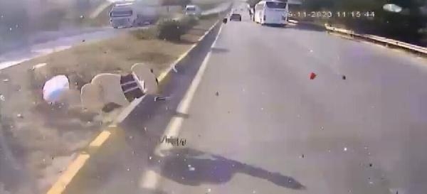 Muğla'da yolcu otobüsü ile otomobilin çarpıştığı ölümlü kaza, araç kamerasında