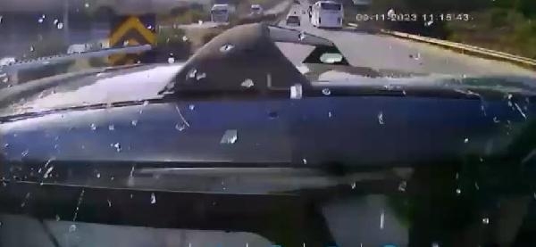 Muğla'da yolcu otobüsü ile otomobilin çarpıştığı ölümlü kaza, araç kamerasında