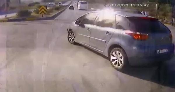 Muğla'da yolcu otobüsü ile otomobilin çarpıştığı ölümlü kaza, araç kamerasında