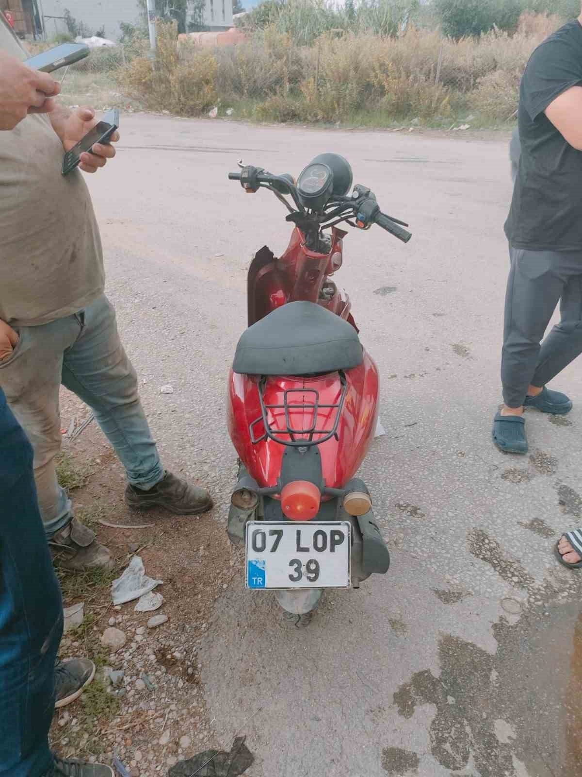 Otomobil ile motosiklet kafa kafaya çarpıştı: 1 yaralı