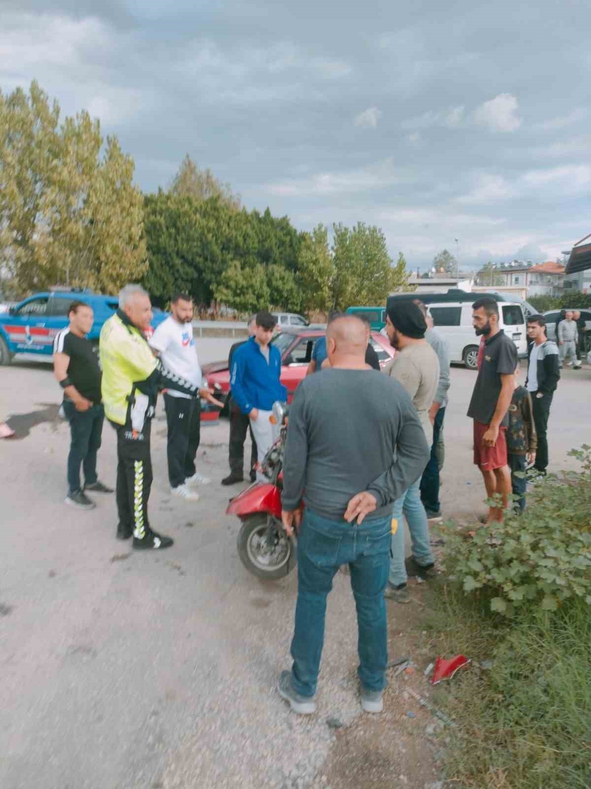 Otomobil ile motosiklet kafa kafaya çarpıştı: 1 yaralı
