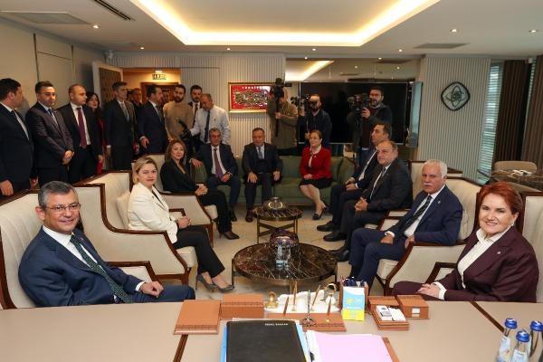 Özgür Özel, Akşener ile bir araya geldi
