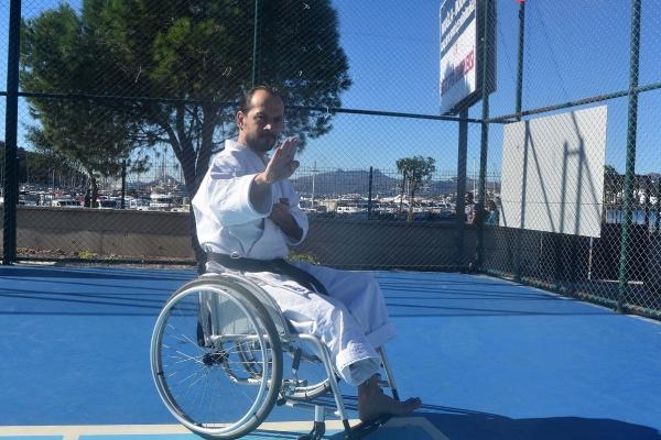 Para karatede 'yılın en iyi sporcusu' seçildi, hedef büyüttü